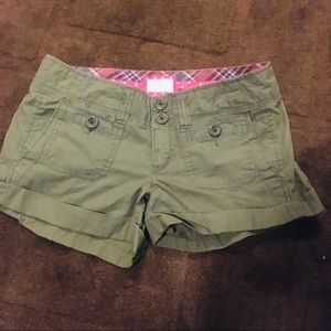 NWOT Women’s Green Cargo Shorts